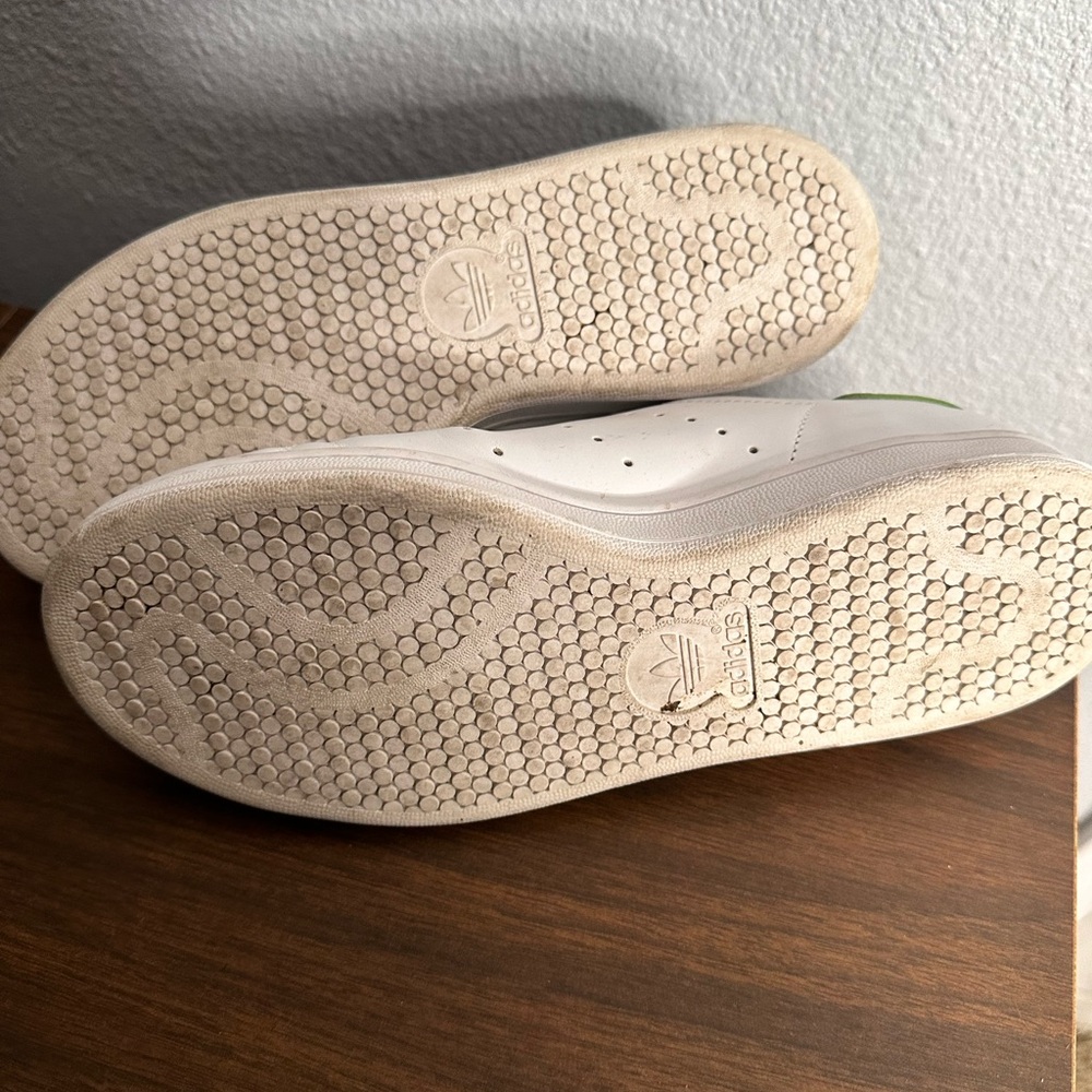 Adidas Stan Smith White with Green Accents. Men’s size 7 - Picture 7 of 8